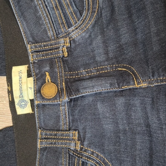 sac743♀️Low Rise Skinny Democracy Jeans w/ 27.5" Inseam - Picture 3 of 7